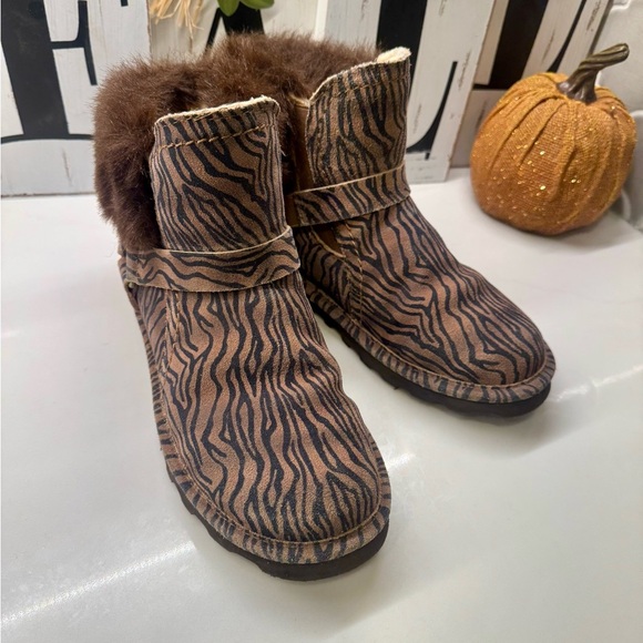 Bearpaw Women’s Size 8 Animal Print Winter Boots - Picture 2 of 8